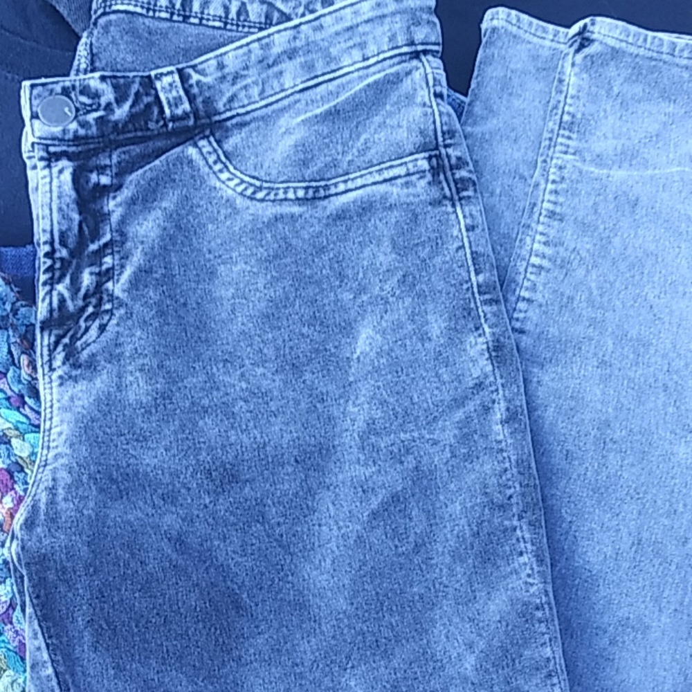 Pants - Picture 3 of 3